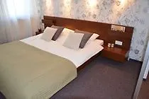 Starapart Hotel *